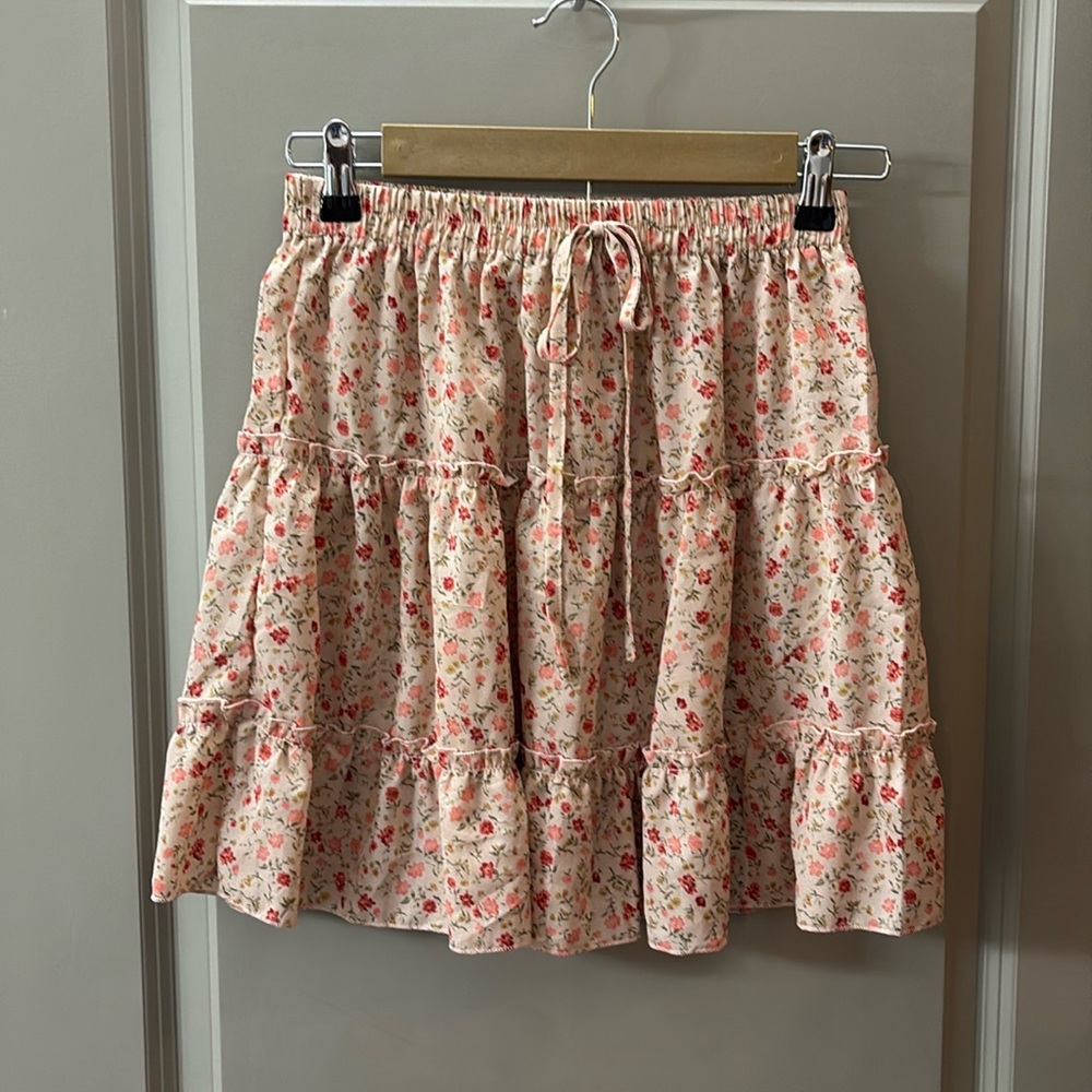 ROMWE NWT Skirt Size Medium